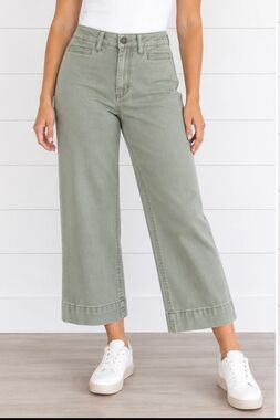 Oat New York wide leg olive green crop flat front pant 0/25